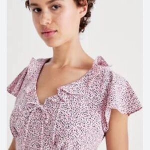 Floral Pin Levis  Ruffle Sleeve Top